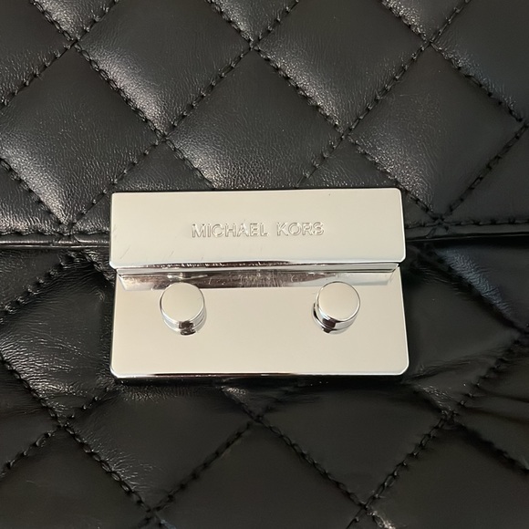 MICHAEL KORS Large Quilted Shoulder Bag - Picture 5 of 5